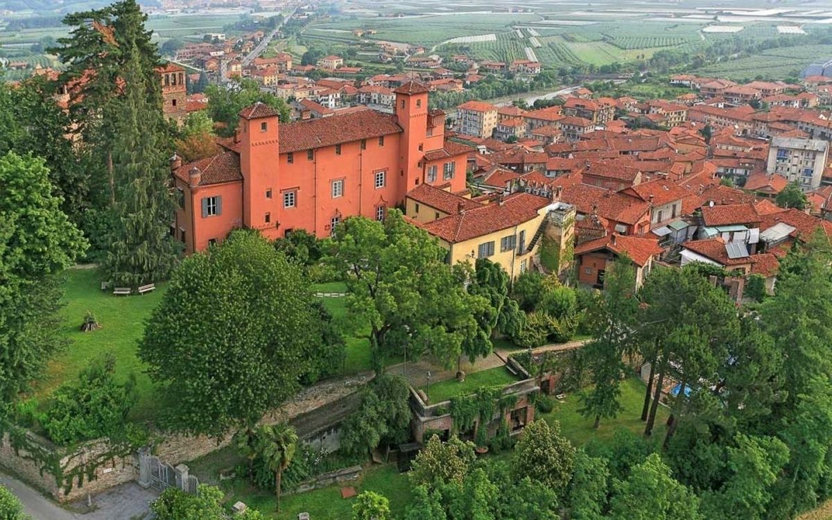 Поместье в Кунео, Италия, 2 500 м² - фото 2