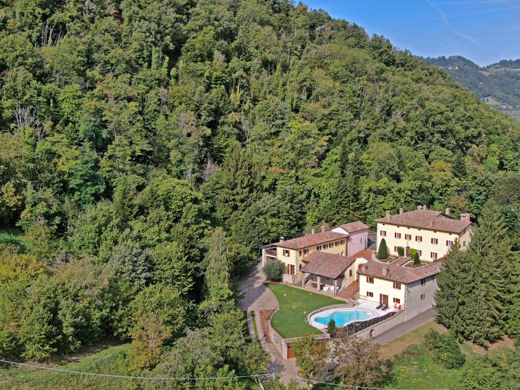 Поместье в Модене, Италия, 1 200 м² - фото 3