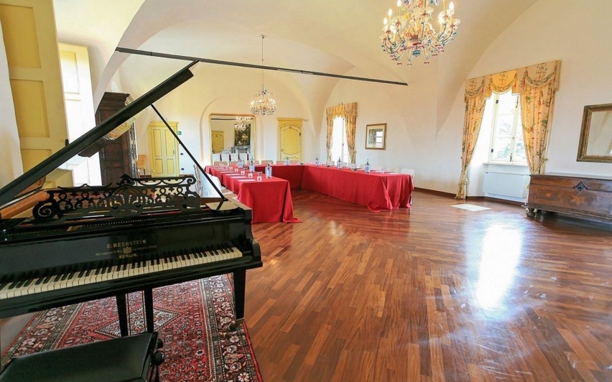 Поместье в Кунео, Италия, 2 500 м² - фото 8