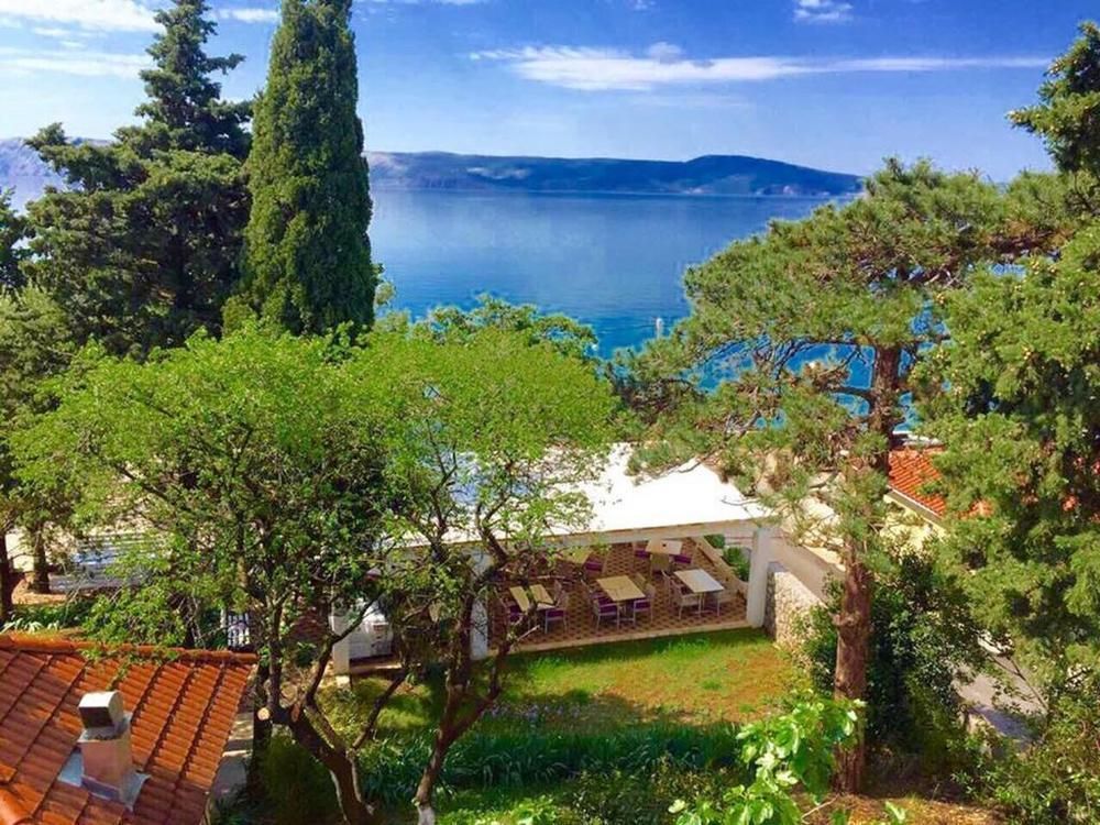 Отель, гостиница в Нови-Винодольски, Хорватия, 600 м² - фото 1