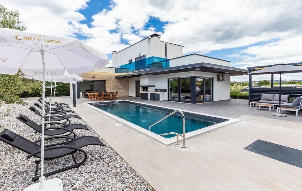 Вилла в Порече, Хорватия, 241 м² - фото 1