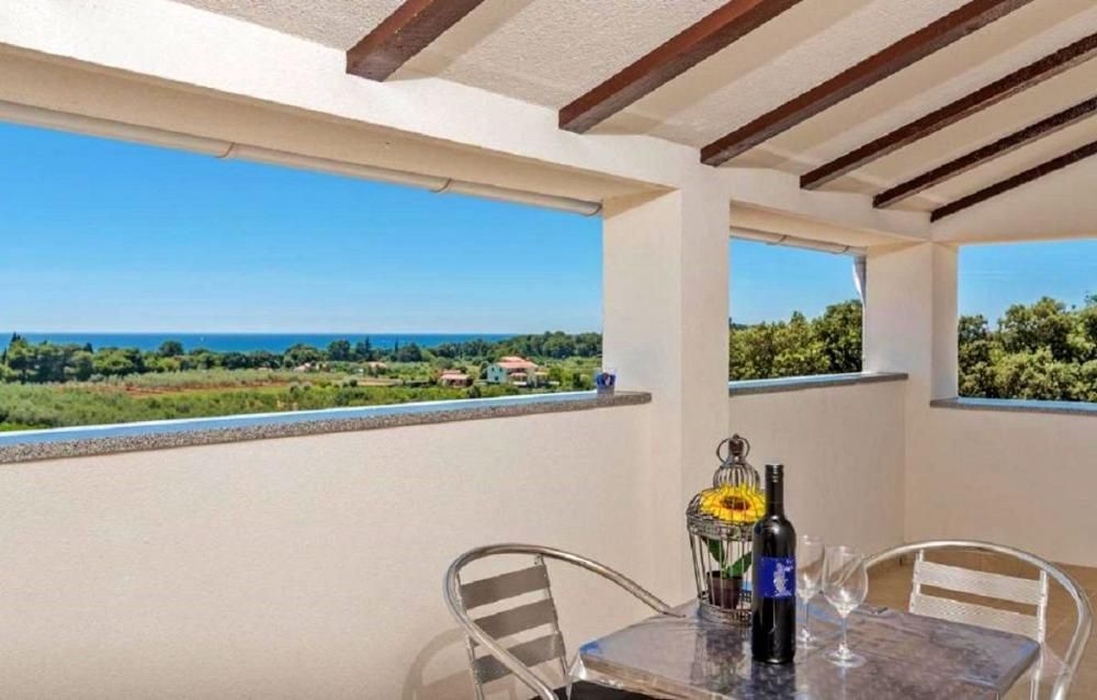 Вилла в Ровини, Хорватия, 304 м² - фото 1