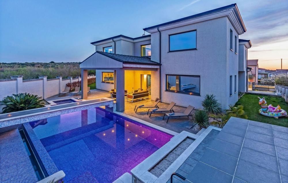 Вилла в Медулине, Хорватия, 380 м² - фото 1