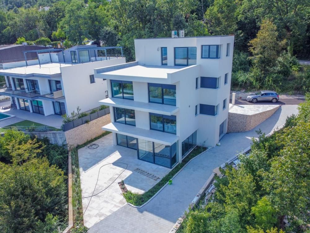 Вилла в Опатии, Хорватия, 400 м² - фото 1