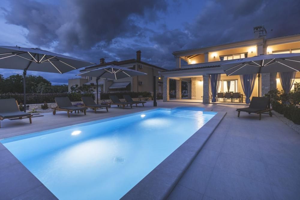 Вилла в Умаге, Хорватия, 210 м² - фото 1