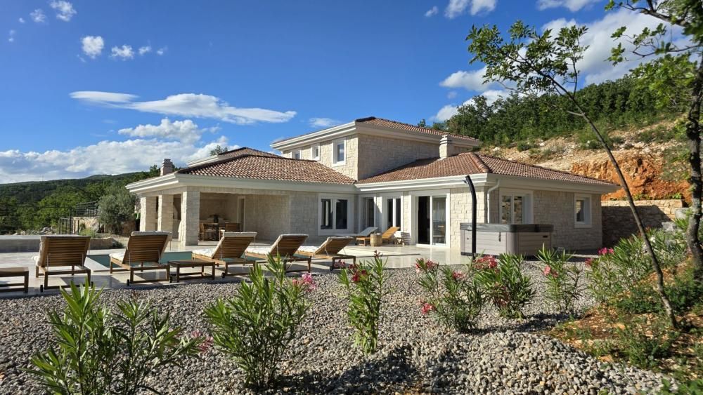 Вилла в Цриквенице, Хорватия, 200 м² - фото 1