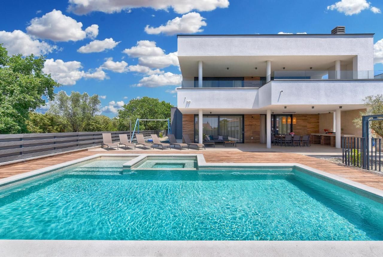 Вилла в Перое, Хорватия, 342 м² - фото 1