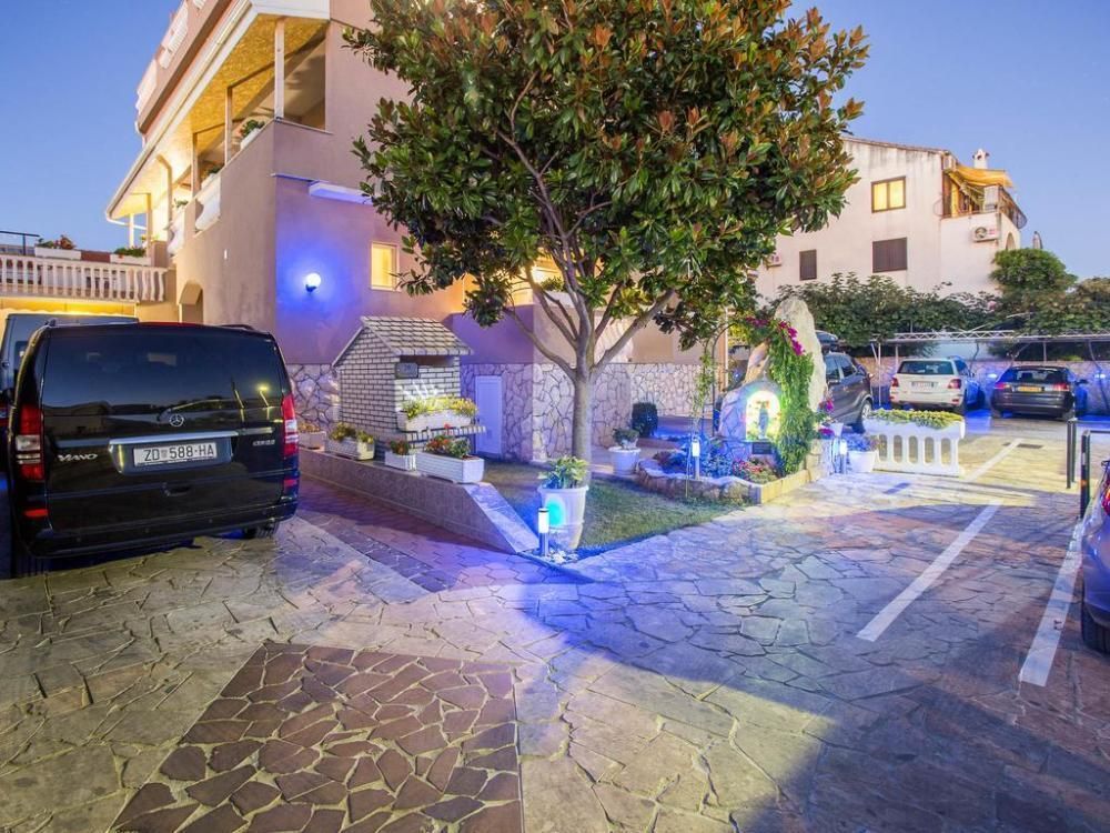 Отель, гостиница Borik, Хорватия, 1 200 м² - фото 2