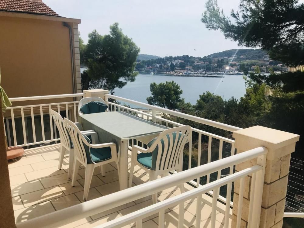 Отель, гостиница Lumbarda, Хорватия, 1 090 м² - фото 2