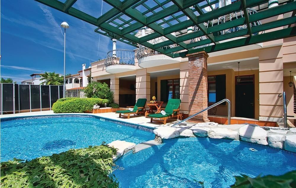 Вилла в Порече, Хорватия, 362 м² - фото 2