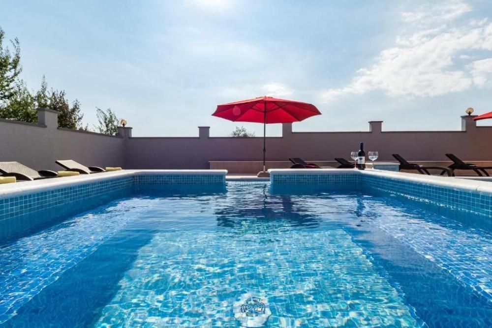 Вилла в Пуле, Хорватия, 350 м² - фото 3