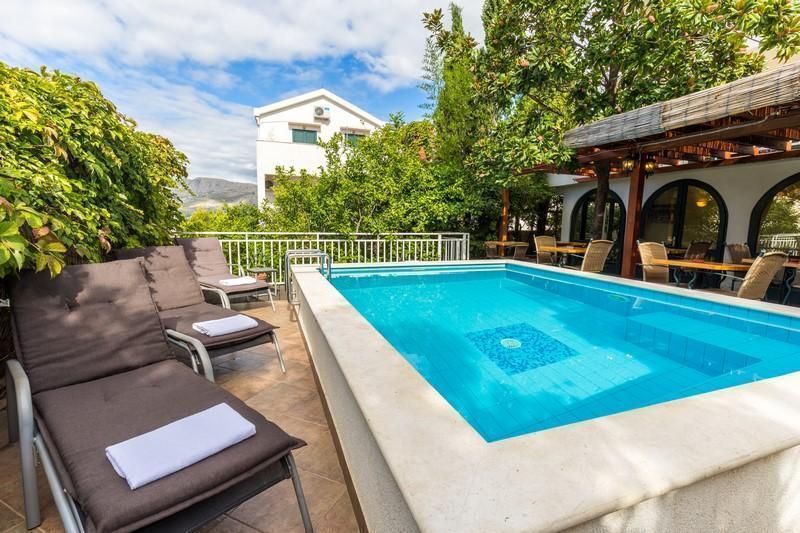 Отель, гостиница в Дубровнике, Хорватия, 675 м² - фото 1