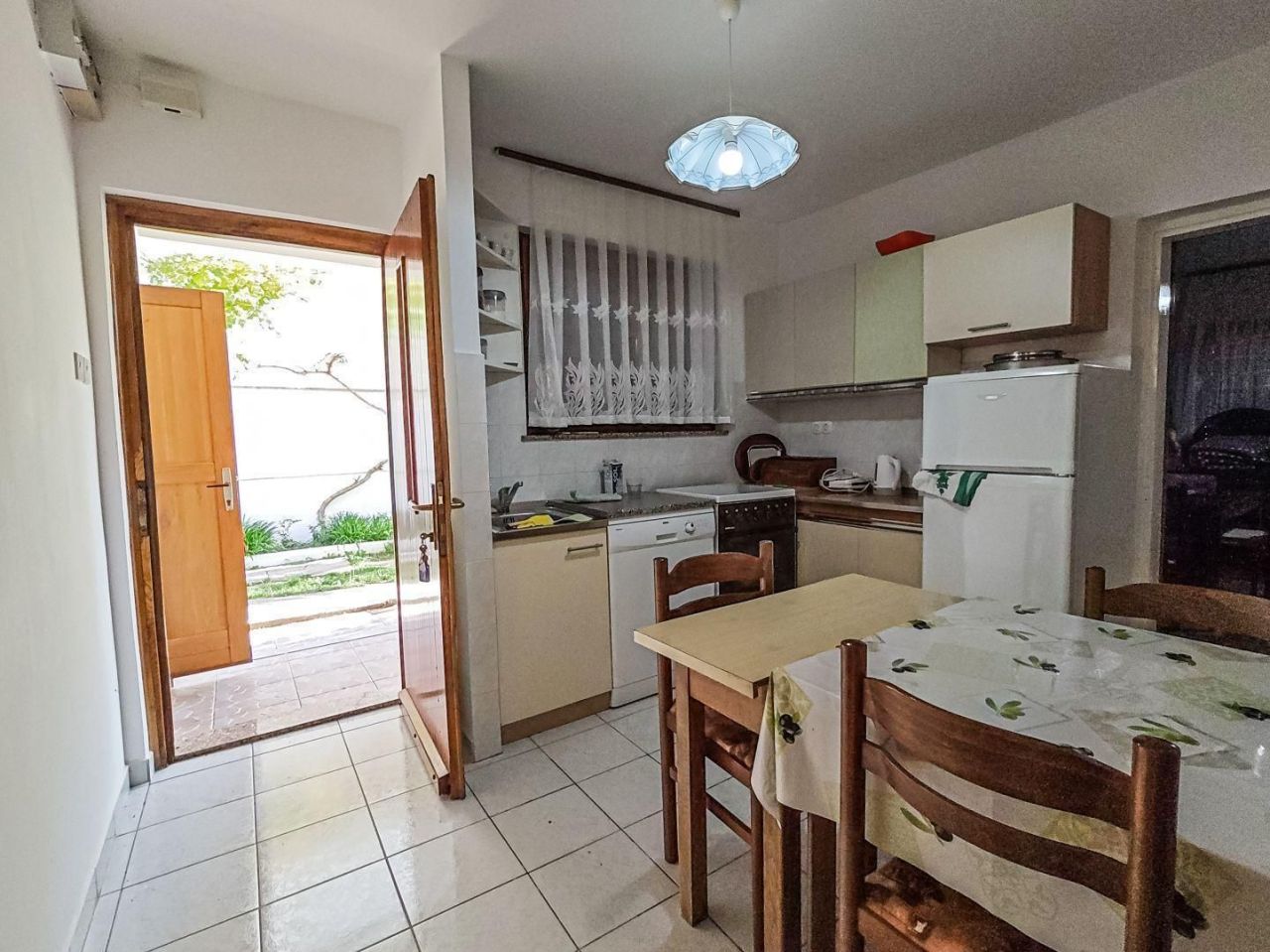 Отель, гостиница Baška, Хорватия, 190 м² - фото 4