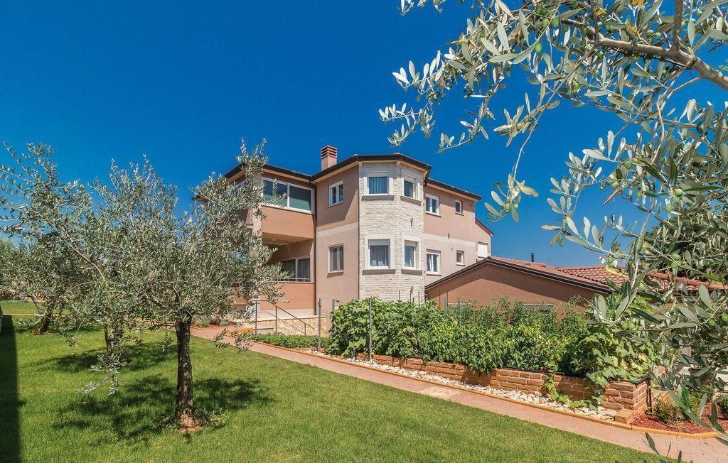 Отель, гостиница Valtura, Хорватия, 600 м² - фото 11