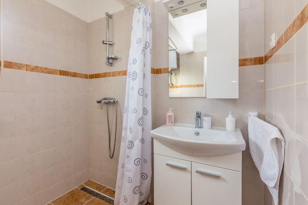 Вилла в Малинска-Дубашнице, Хорватия, 456 м² - фото 13