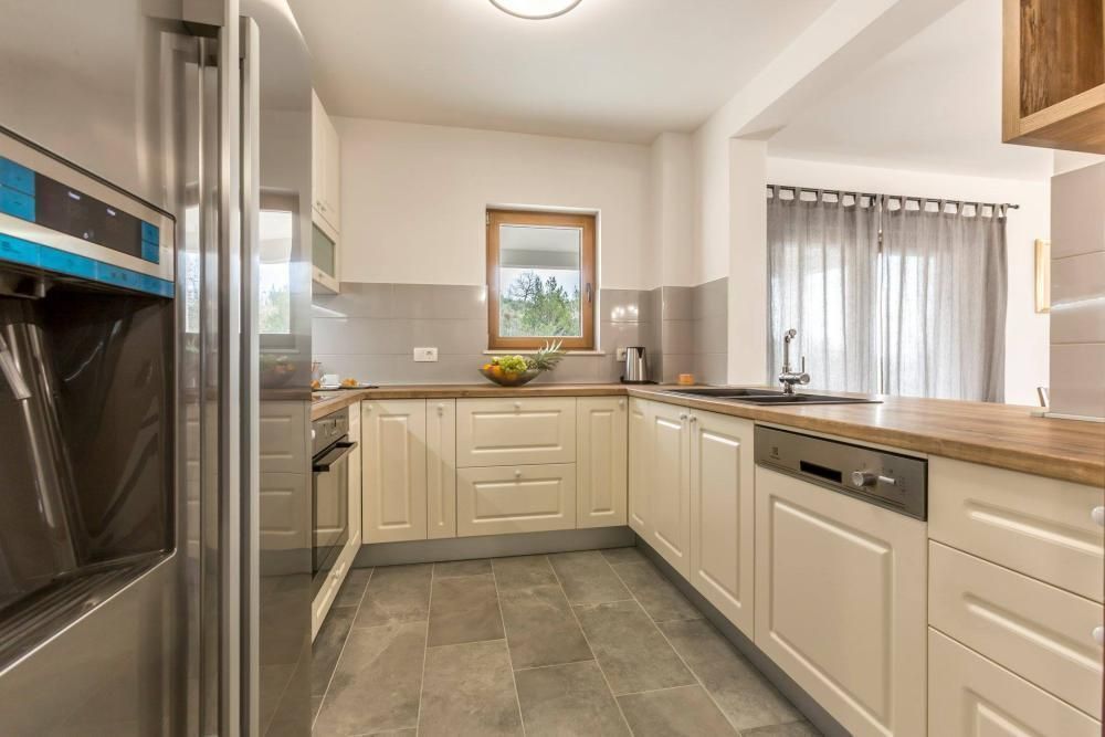 Вилла в Омише, Хорватия, 330 м² - фото 14