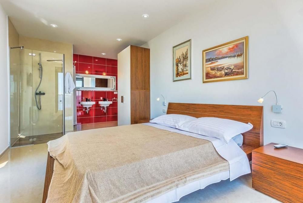 Вилла в Рогознице, Хорватия, 350 м² - фото 16