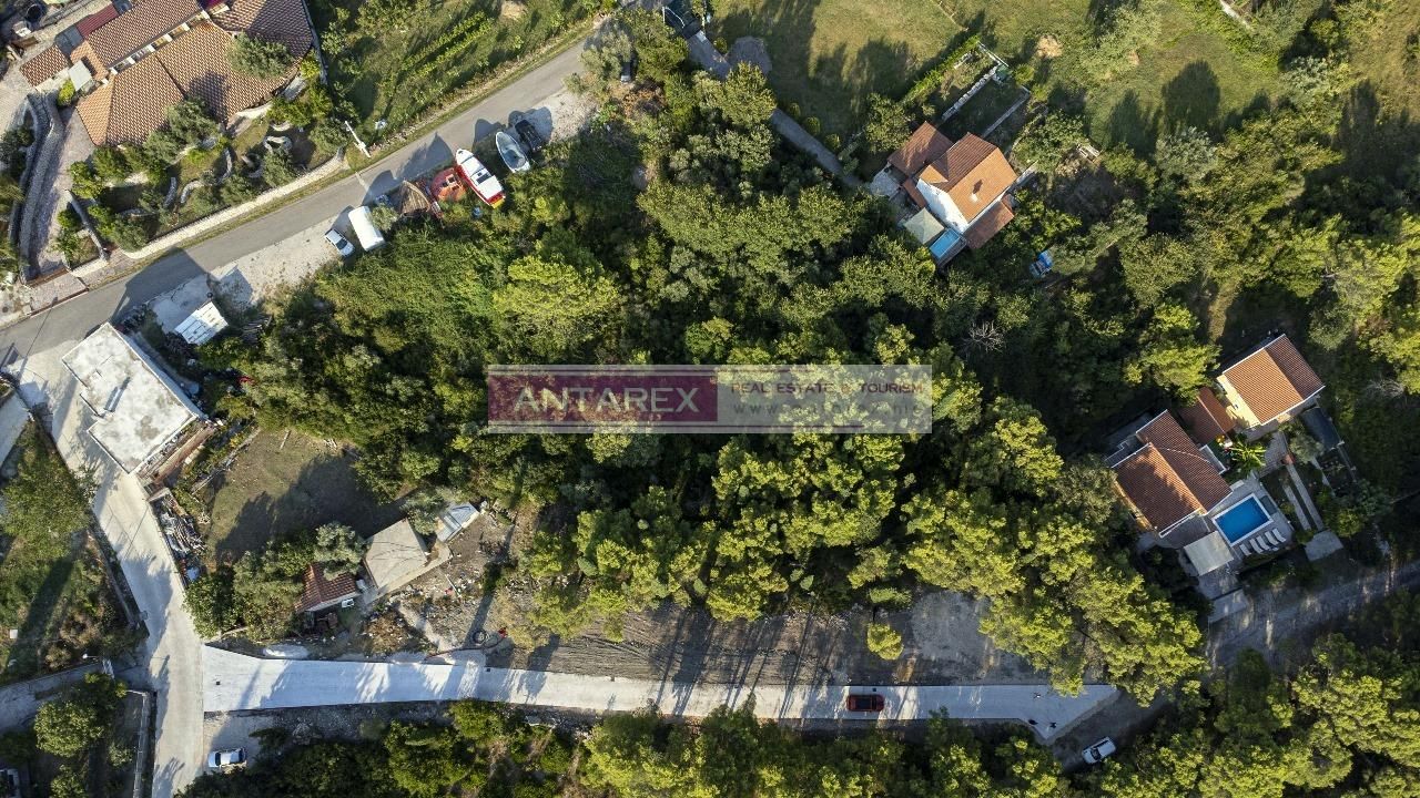 Земля в Херцег-Нови, Черногория, 1 830 м² - фото 3