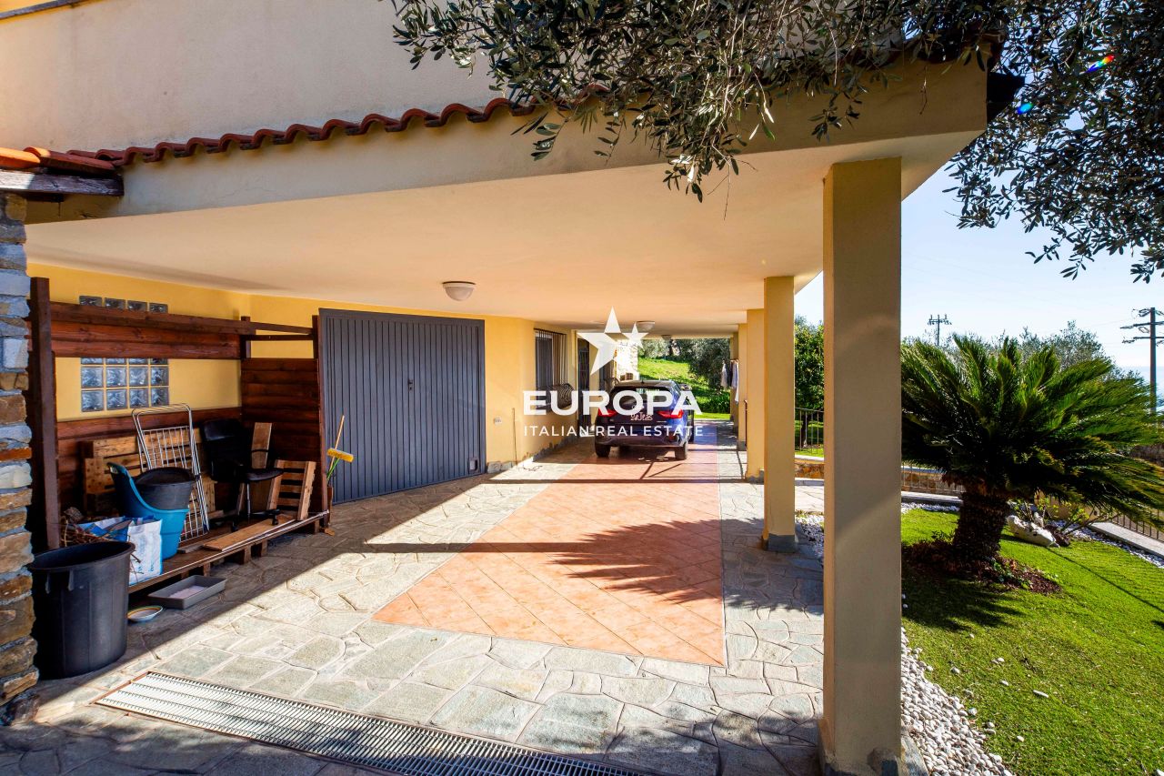 Вилла в Сан-Ремо, Италия, 200 м² - фото 6