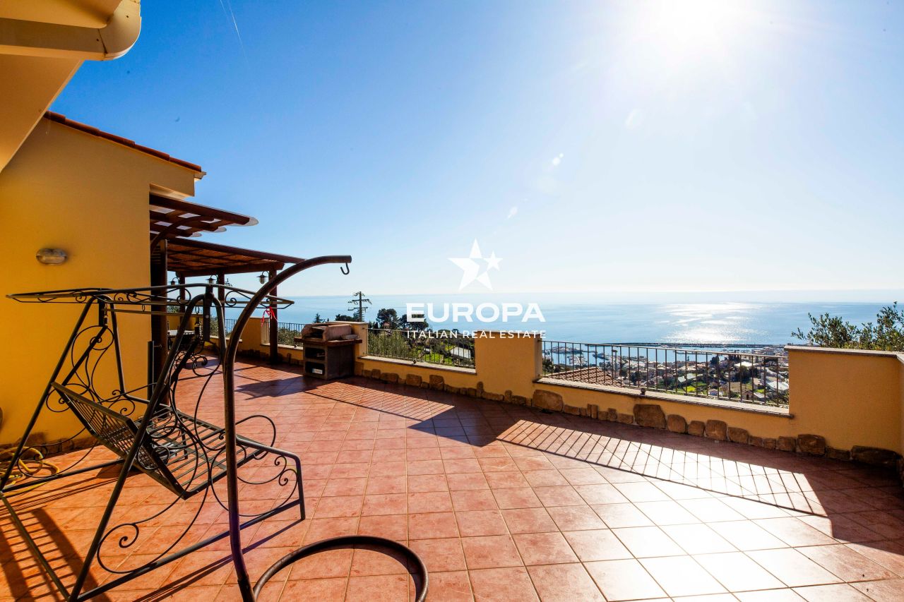 Вилла в Сан-Ремо, Италия, 200 м² - фото 12