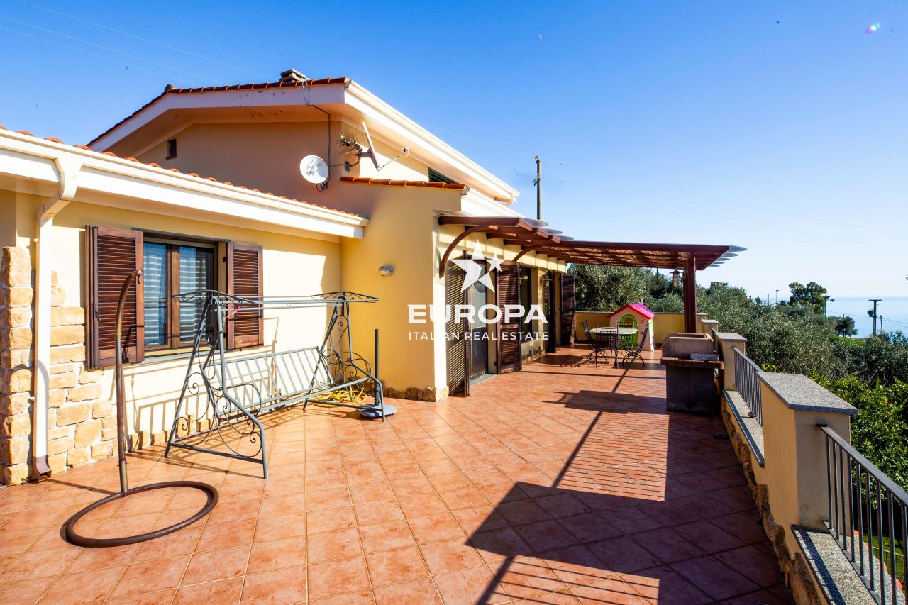 Вилла в Сан-Ремо, Италия, 200 м² - фото 11