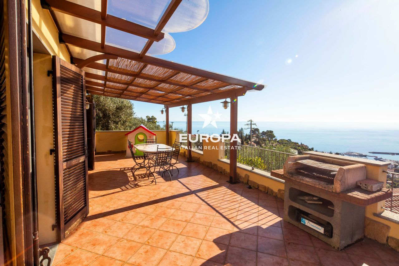 Вилла в Сан-Ремо, Италия, 200 м² - фото 13