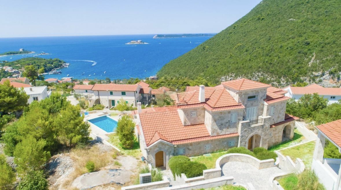 Дом в Херцег-Нови, Черногория, 228 м² - фото 2