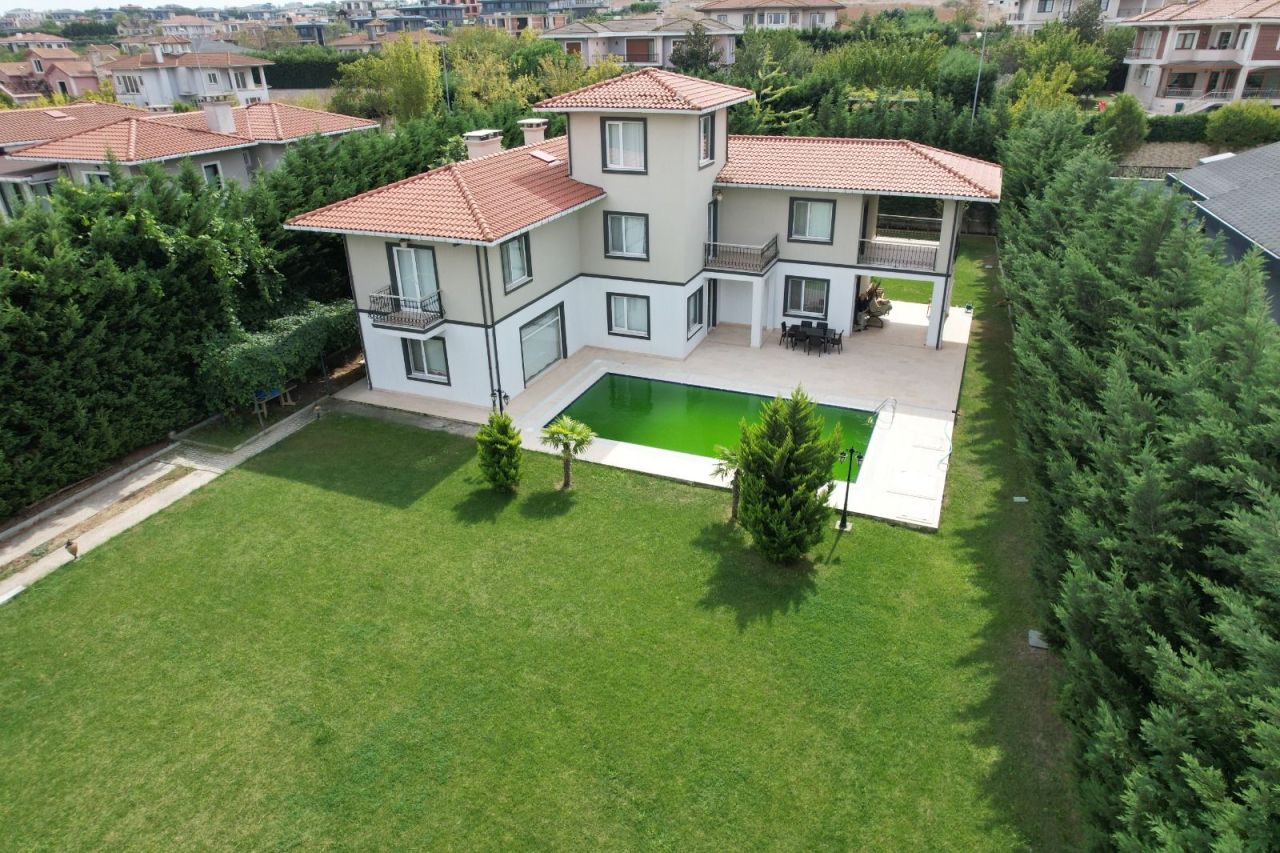 Вилла в Стамбуле, Турция, 400 м² - фото 1