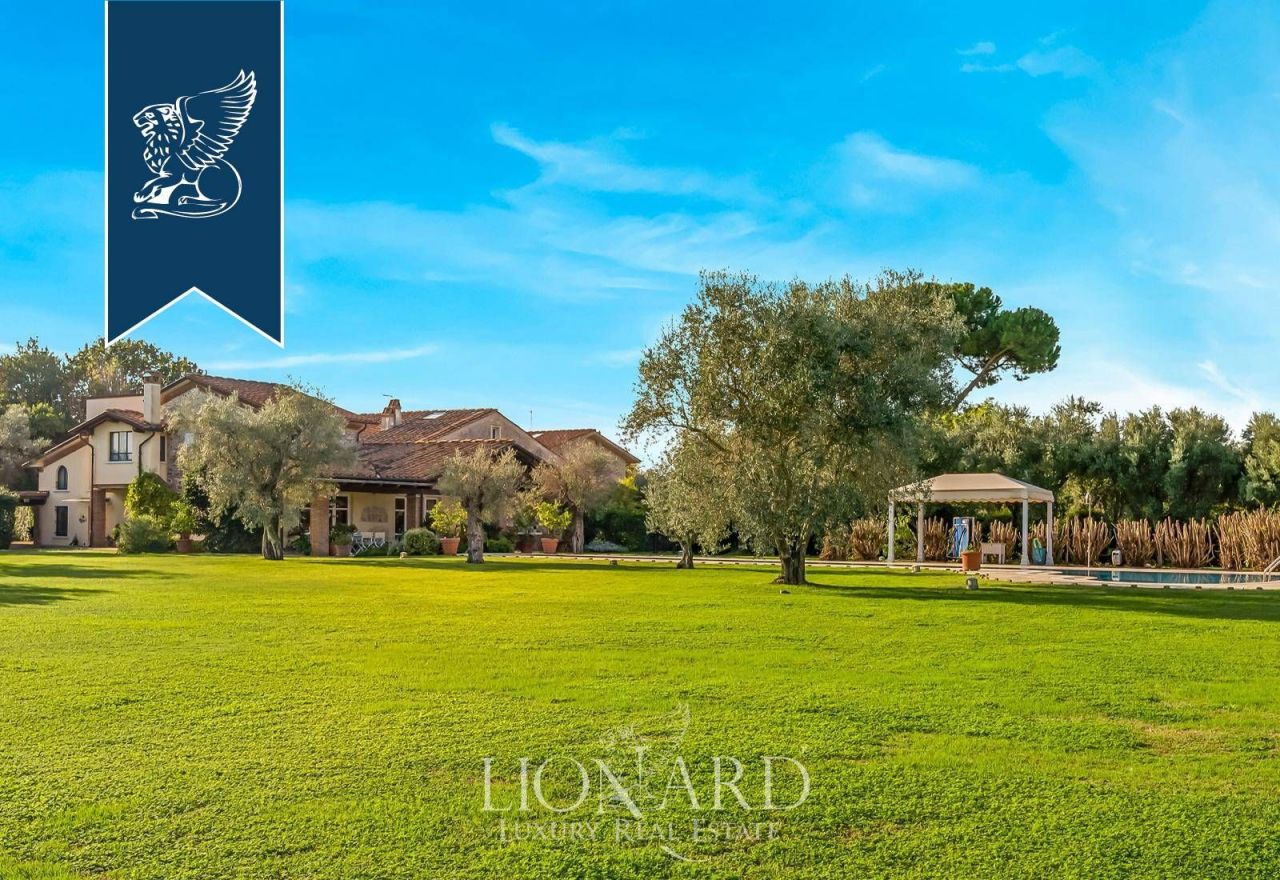 Вилла в Пьетрасанте, Италия, 450 м² - фото 3