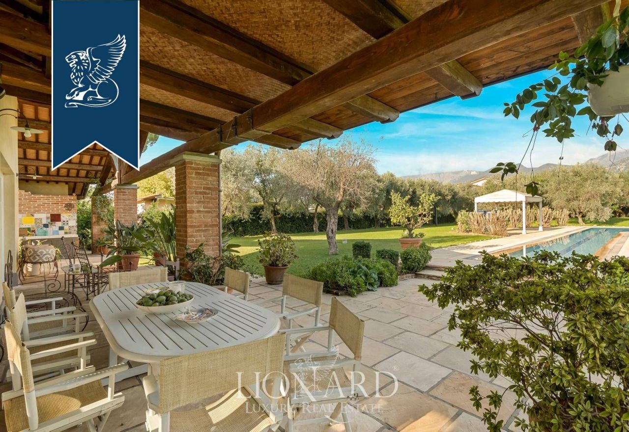 Вилла в Пьетрасанте, Италия, 450 м² - фото 7