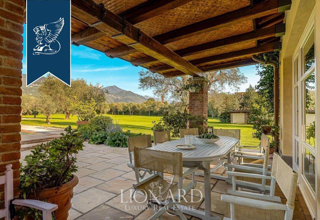 Вилла в Пьетрасанте, Италия, 450 м² - фото 8