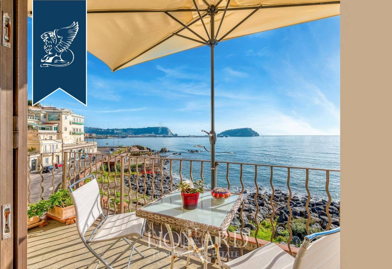 Апартаменты в Неаполе, Италия, 140 м² - фото 8