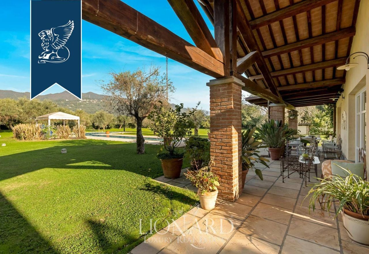 Вилла в Пьетрасанте, Италия, 450 м² - фото 9