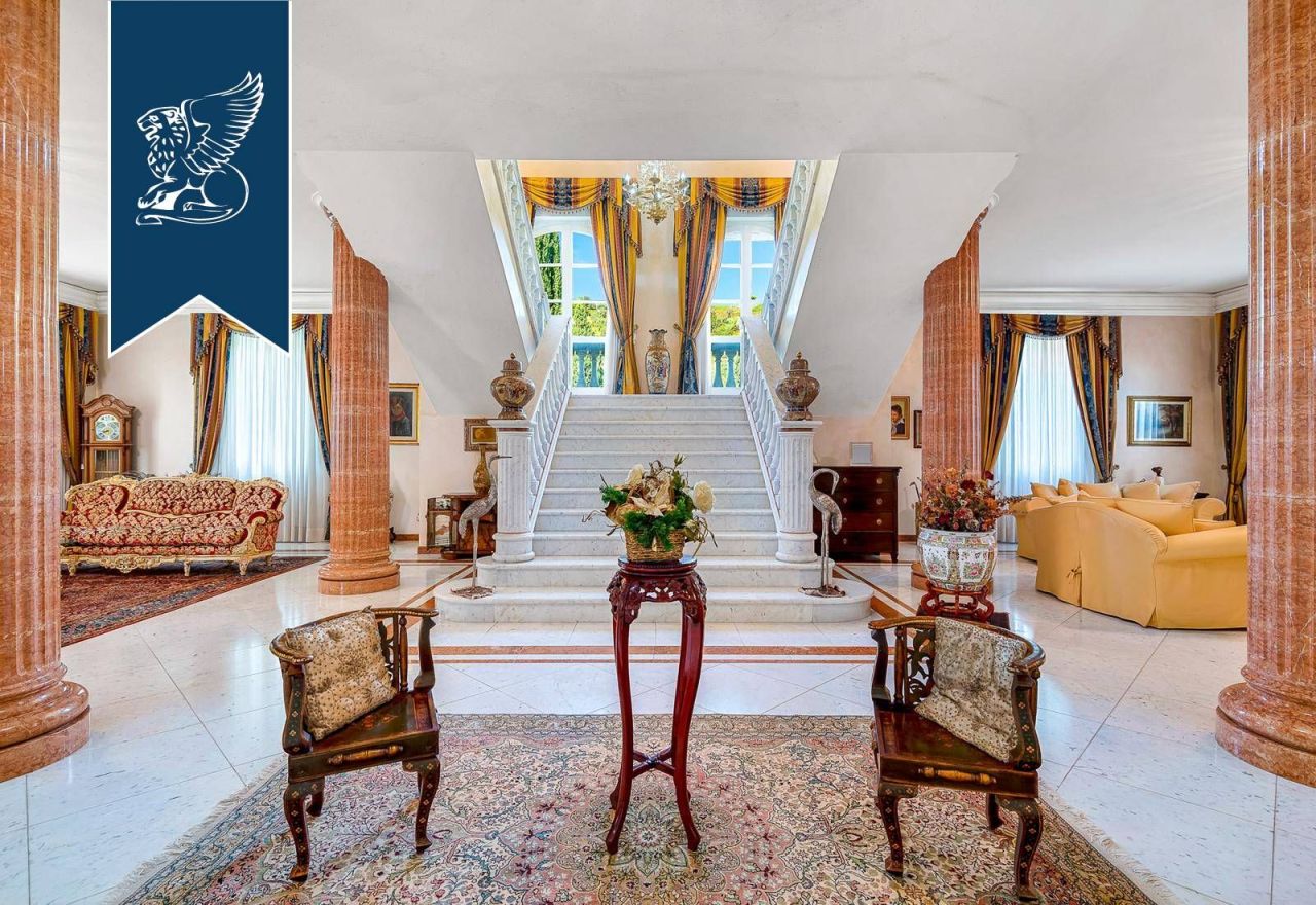 Вилла в Массе, Италия, 2 472 м² - фото 9