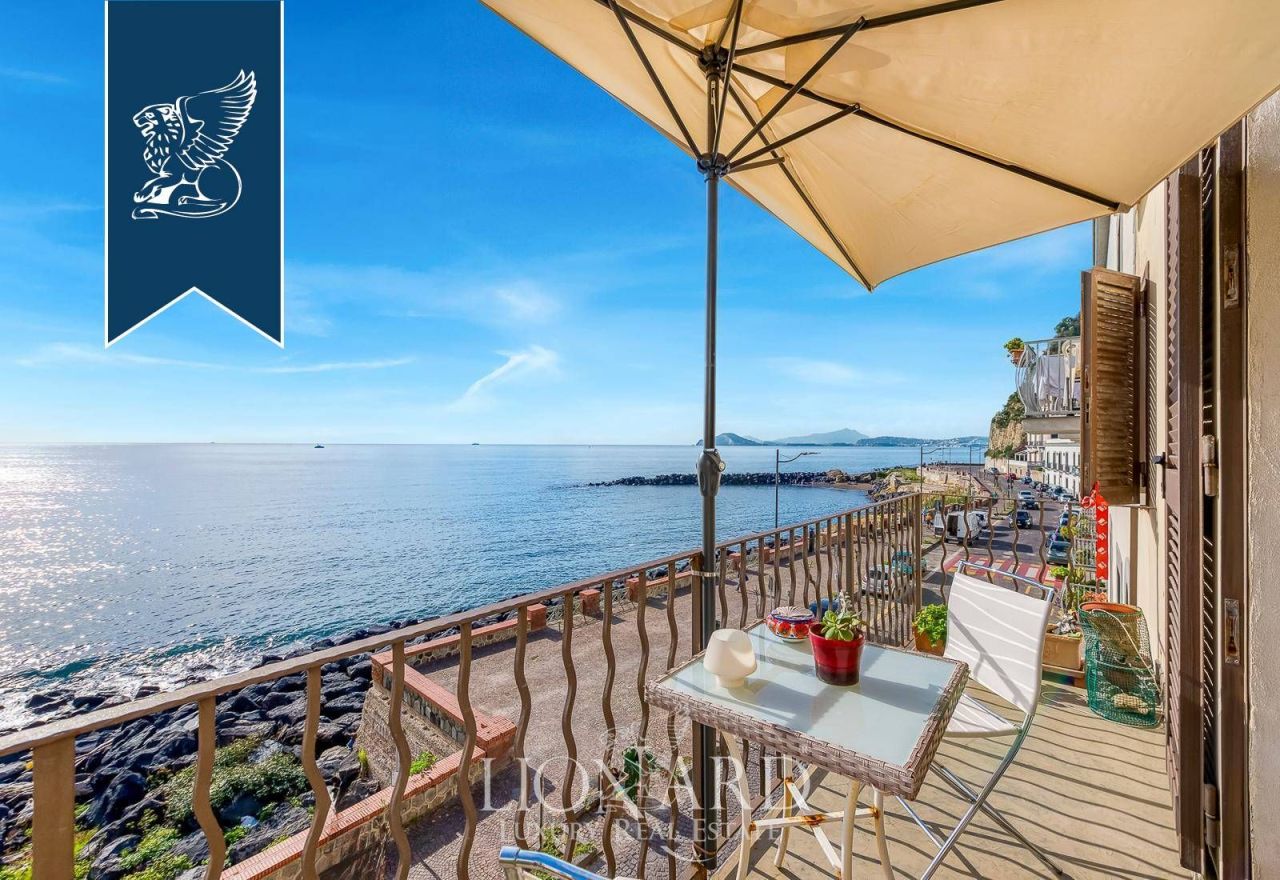 Апартаменты в Неаполе, Италия, 140 м² - фото 9