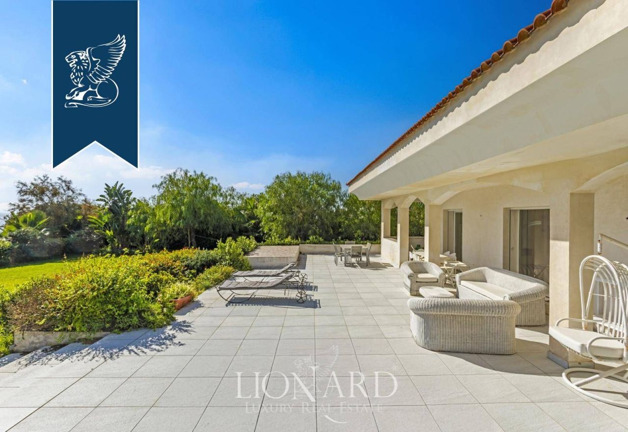 Вилла в Сиракузах, Италия, 253 м² - фото 11