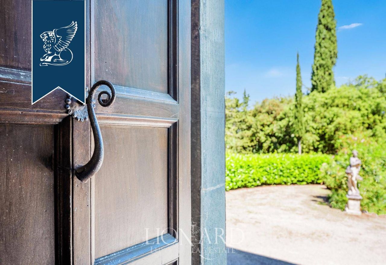 Вилла в Ареццо, Италия, 550 м² - фото 11