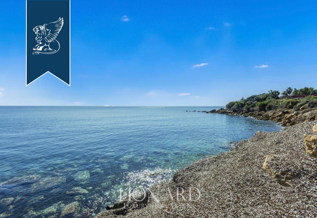 Вилла в Сиракузах, Италия, 253 м² - фото 13