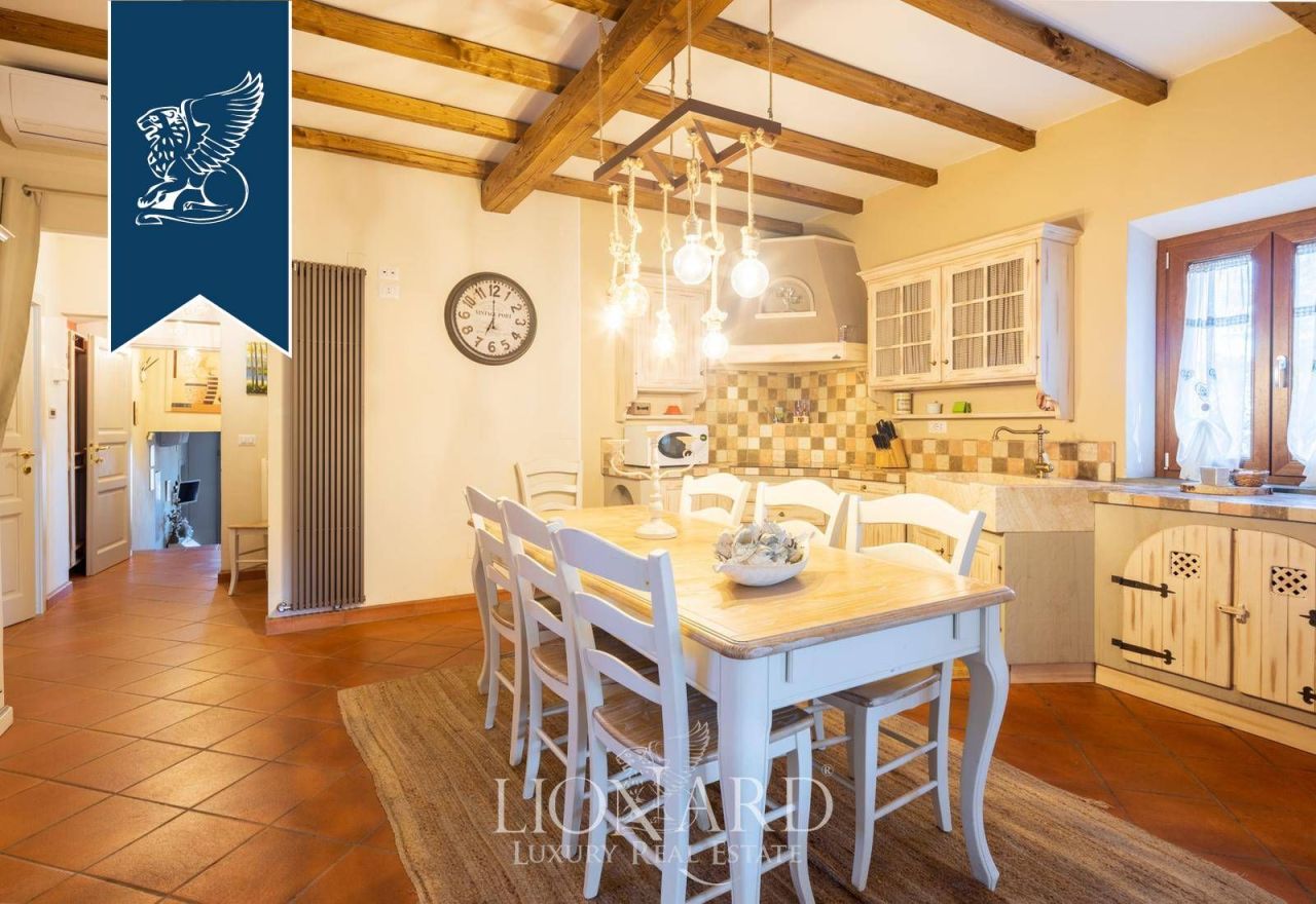 Отель, гостиница в Ареццо, Италия, 540 м² - фото 13