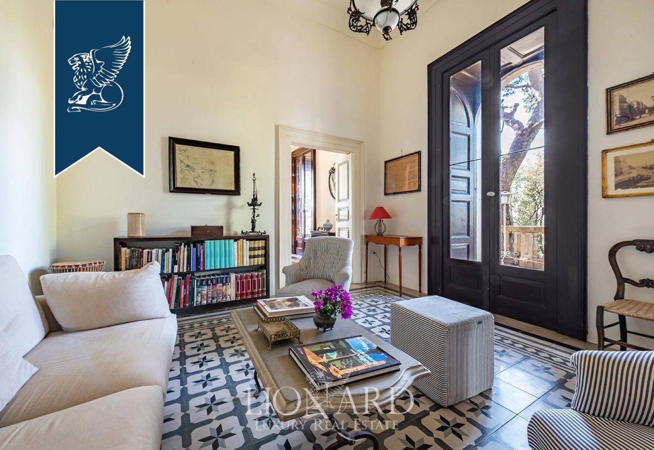 Вилла в Бари, Италия, 2 200 м² - фото 13