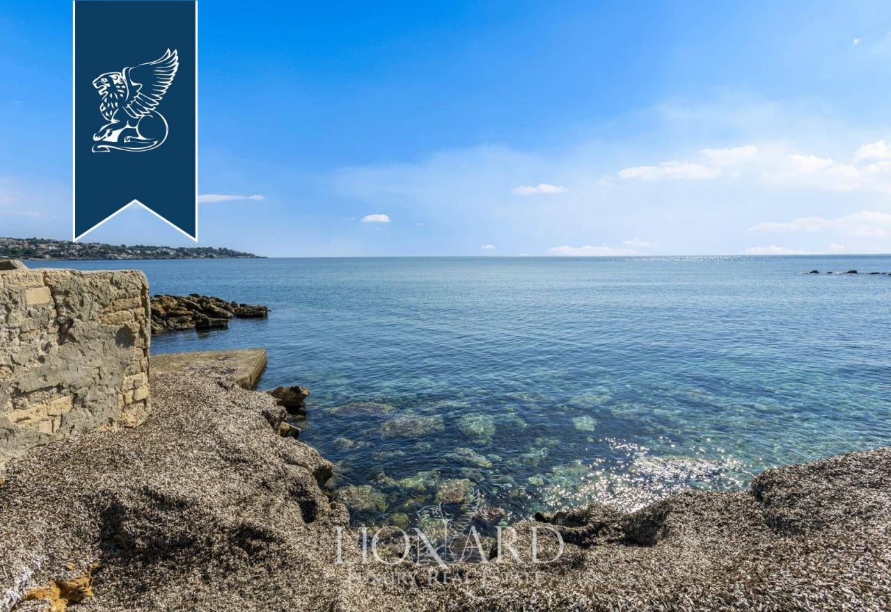 Вилла в Сиракузах, Италия, 253 м² - фото 14