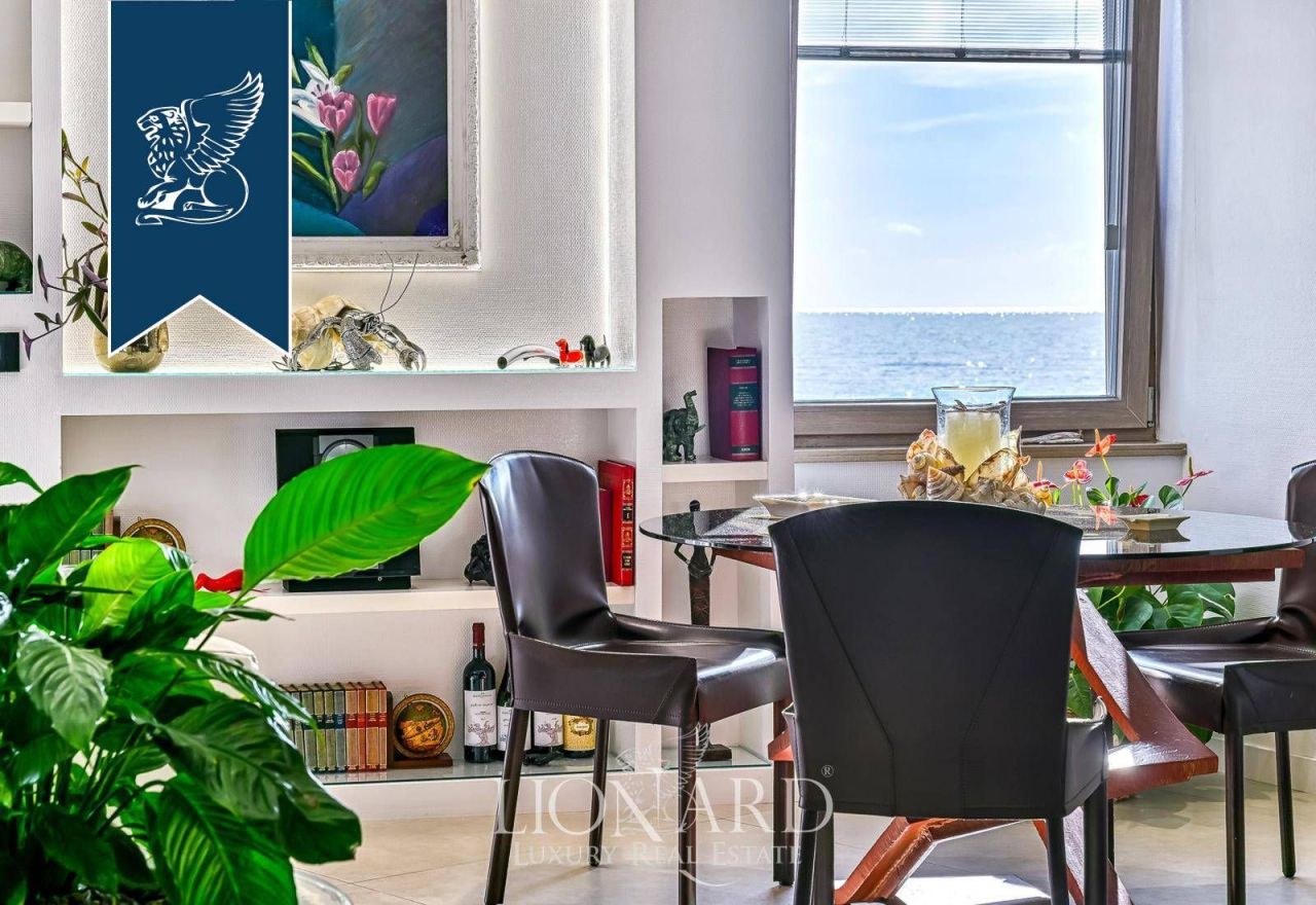 Апартаменты в Неаполе, Италия, 140 м² - фото 14