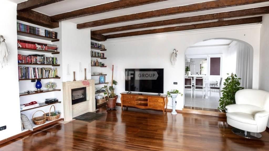 Вилла в Риети, Италия, 700 м² - фото 2