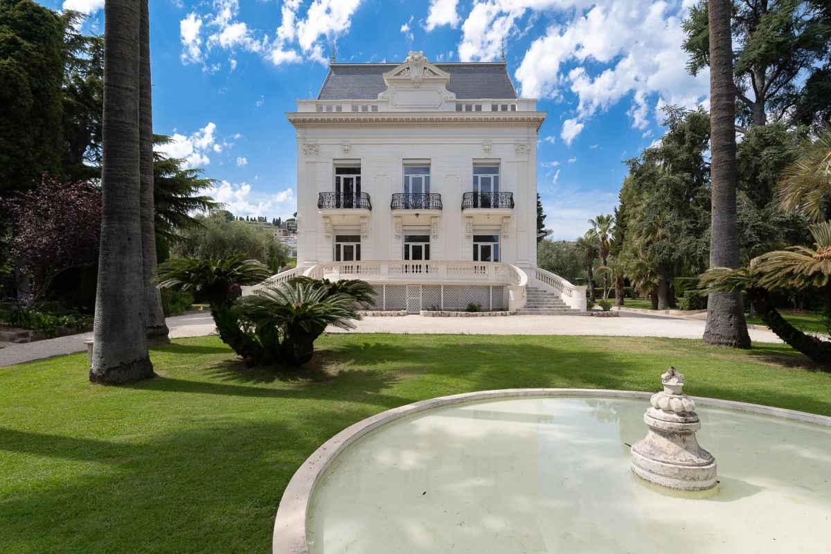 Вилла в Ницце, Франция, 1 047 м² - фото 3