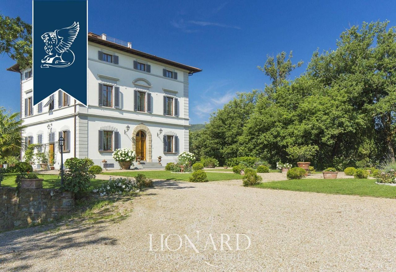 Вилла в Ареццо, Италия, 900 м² - фото 3