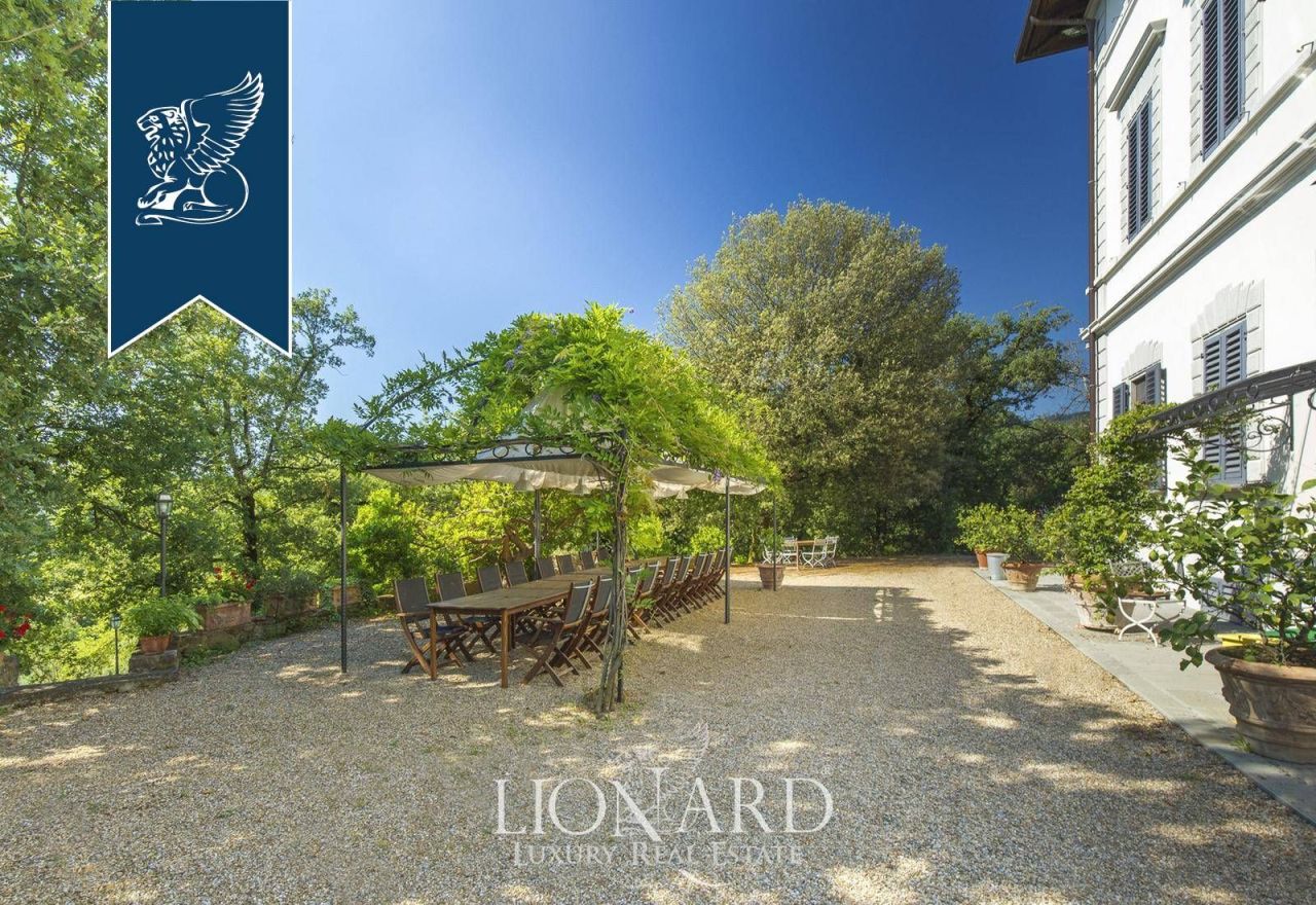 Вилла в Ареццо, Италия, 900 м² - фото 5