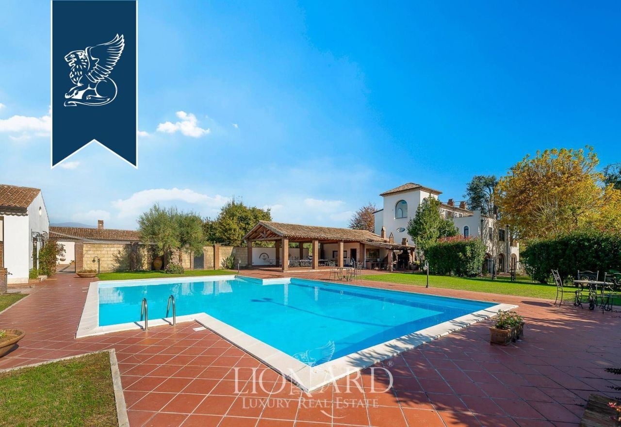 Вилла в Казерте, Италия, 2 300 м² - фото 5