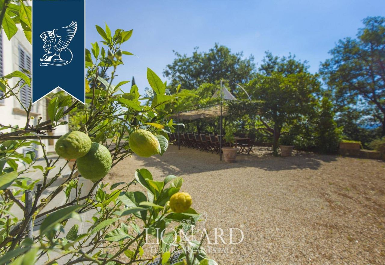 Вилла в Ареццо, Италия, 900 м² - фото 7