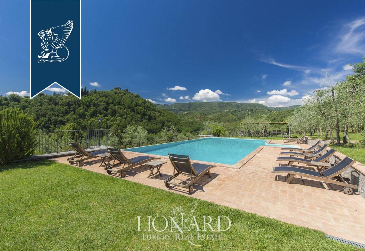 Вилла в Ареццо, Италия, 900 м² - фото 8