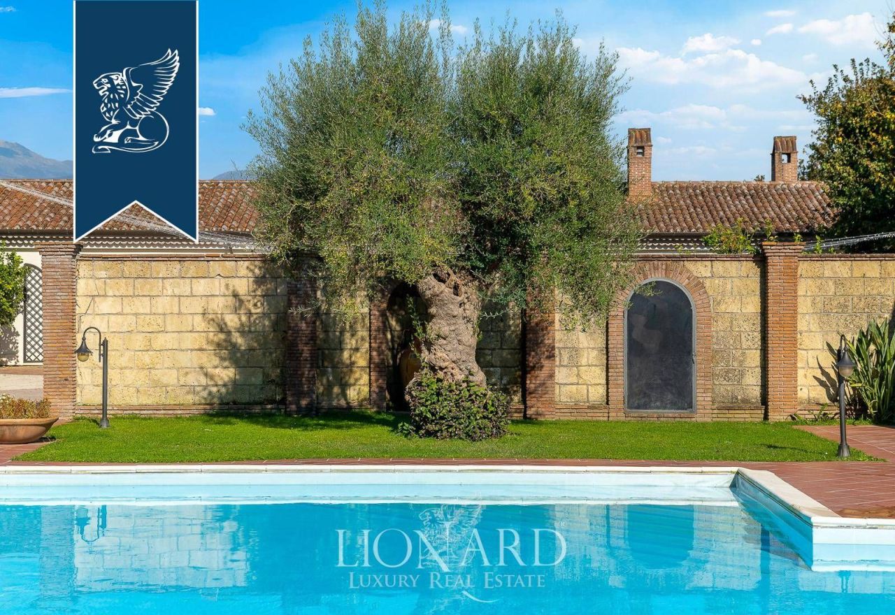 Вилла в Казерте, Италия, 2 300 м² - фото 10